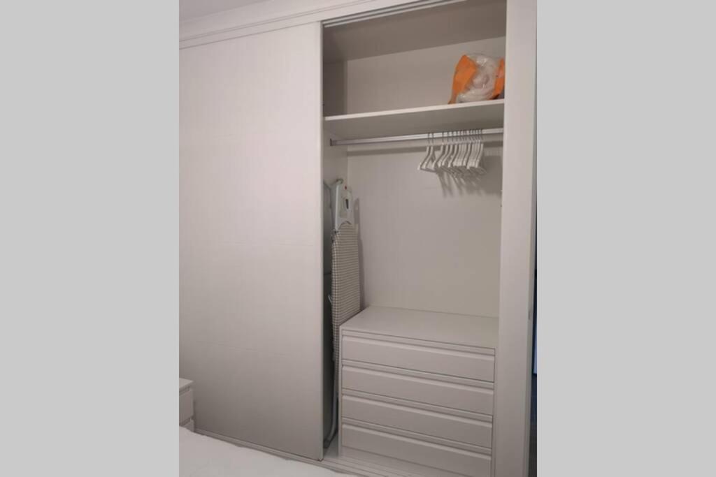 Piso Moderno Con Garaje En El Centro De Vigo Appartement Buitenkant foto